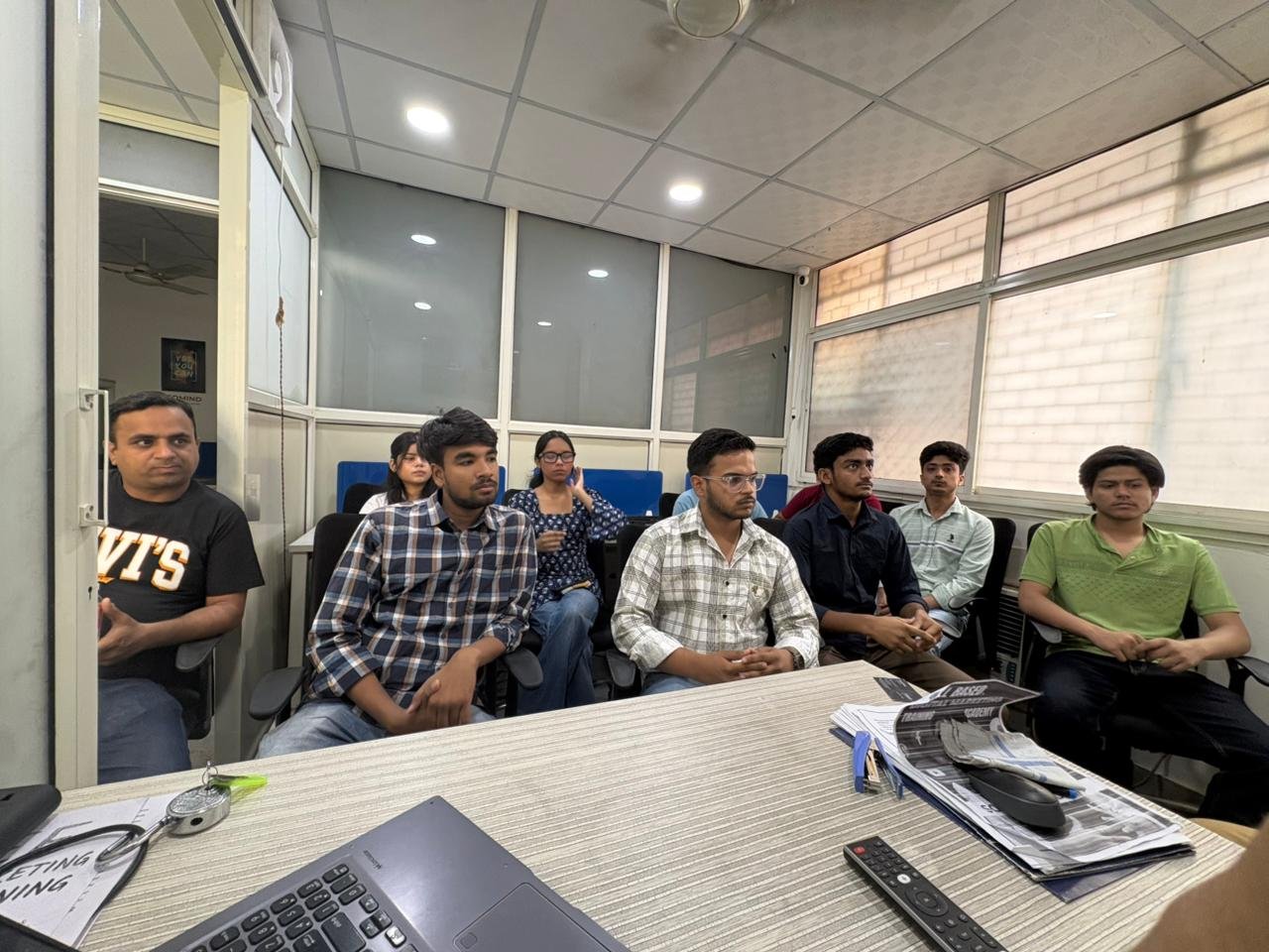 SoMind Academy, Best Digital Marketing Institute offers course, training and placement in Laxmi Nagar, Delhi